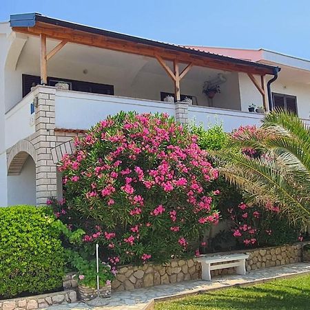 Apartments Ivo Pag Town Exterior foto